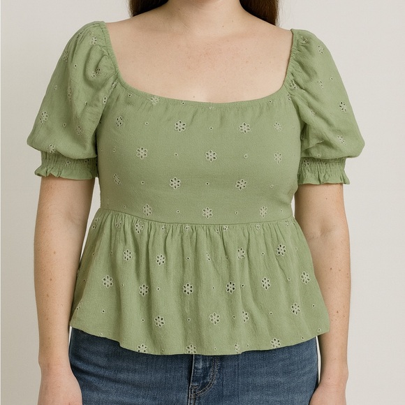 O'Neill Tops - 💚Womens Green O’Neill Short Sleeve Blouse